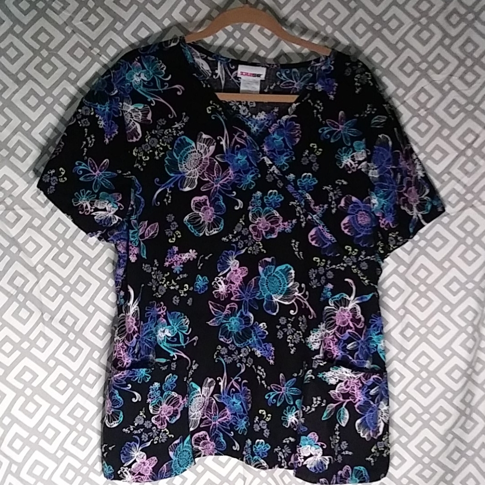 Scrubstar scrub top size 2XL
